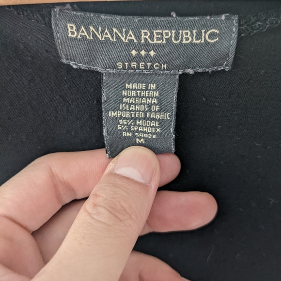 BANANA REPUBLIC V-neck shirt - Picture 3 of 3